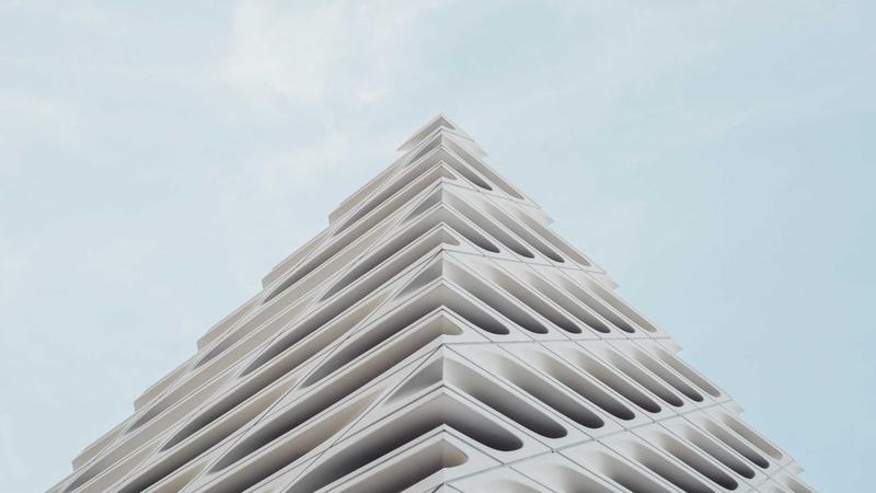 吃瓜52产品中心主视觉，展示数据化热点追踪与娱乐资讯聚合平台